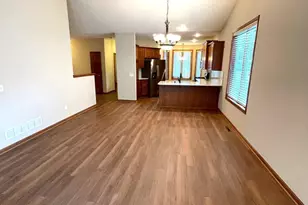 2333 Olivia Ct E, Maplewood, MN 55119 - Photo 9