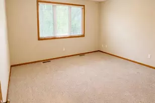 2333 Olivia Ct E, Maplewood, MN 55119 - Photo 11