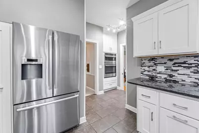 51 W Sarnia Street, Winona, MN 55987 - Photo 17