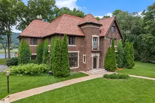 51 W Sarnia St, Winona, MN 55987 - Photo 1
