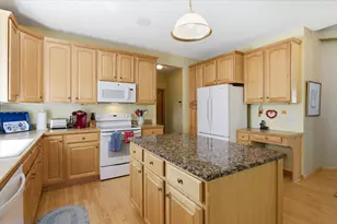 9836 Belmont Ln, Eden Prairie, MN 55347 - Photo 7