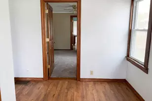 321 S Main St, Lake Crystal, MN 56055 - Photo 3