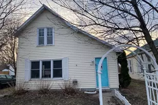 321 S Main St, Lake Crystal, MN 56055 - Photo 1