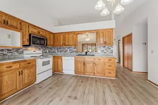 160 Orchard Manor Dr SE, Plainview, MN 55964 - Photo 3