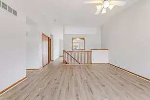 160 Orchard Manor Dr SE, Plainview, MN 55964 - Photo 5