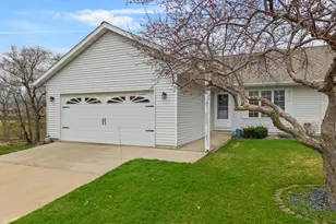 160 Orchard Manor Dr SE, Plainview, MN 55964 - Photo 1