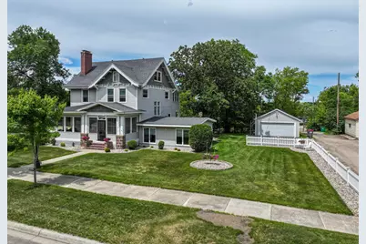 417 6th Avenue W, Alexandria, MN 56308 - Photo 1