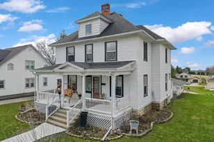 103 S St W, Caledonia, MN 55921 - Photo 1