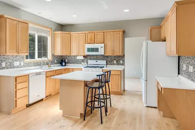 9743 Almond Avenue N, Brooklyn Park, MN 55443 - Photo 5