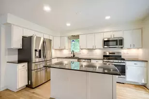 7100 Foxboro Ln, Woodbury, MN 55125 - Photo 9