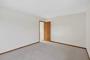 3250 Hill Ridge Dr, Eagan, MN 55121 - Photo 15