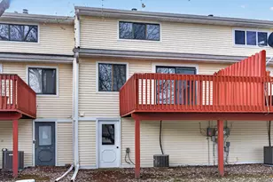 3250 Hill Ridge Dr, Eagan, MN 55121 - Photo 23