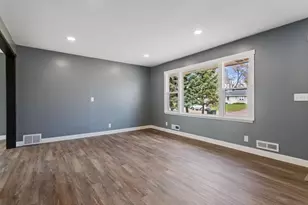 2352 Shoshone Rd, North Saint Paul, MN 55109 - Photo 7