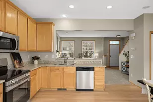 1981 Clover Ridge Dr, Chaska, MN 55318 - Photo 9