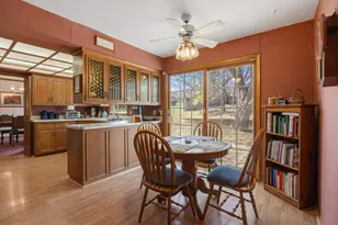 9512 Toledo Ave S, Bloomington, MN 55437 - Photo 9