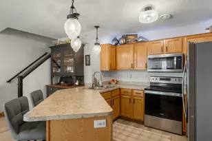 8671 Quarry Ridge Ln, Woodbury, MN 55125 - Photo 9