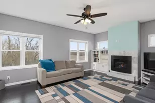 956 Farmers Rdg Trl, Belle Plaine, MN 56011 - Photo 5