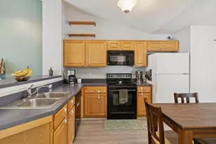 2216 Water Lilly Ln, Eagan, MN 55122 - Photo 7