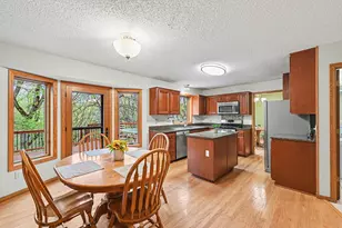 675 Bridle Ridge Cir, Eagan, MN 55123 - Photo 3