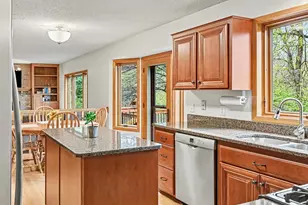 675 Bridle Ridge Cir, Eagan, MN 55123 - Photo 7