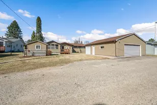 104 Sebenius St, Coleraine, MN 55722 - Photo 3