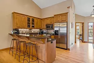 206 Stonebridge Ln, Saint Paul, MN 55118 - Photo 7