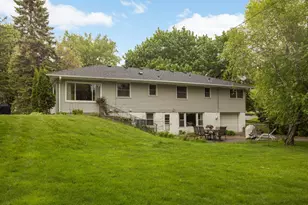 5009 Holiday Rd, Minnetonka, MN 55345 - Photo 31