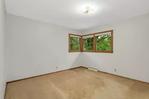 5009 Holiday Rd, Minnetonka, MN 55345 - Photo 19