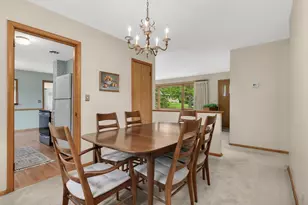 5009 Holiday Rd, Minnetonka, MN 55345 - Photo 9