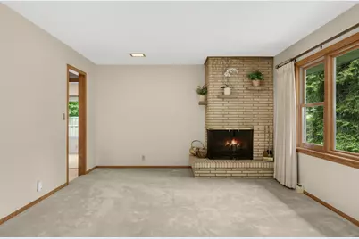 5009 Holiday Road, Minnetonka, MN 55345 - Photo 5