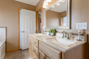 290 Pendryn Hill Overlook, Woodbury, MN 55125 - Photo 41