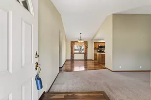 7910 W Park Hills Dr, Bloomington, MN 55438 - Photo 5