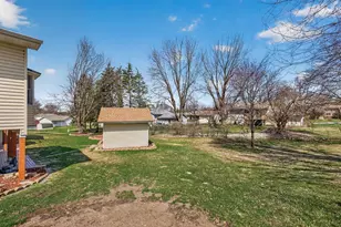 7910 W Park Hills Dr, Bloomington, MN 55438 - Photo 45