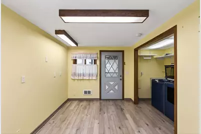7910 W Park Hills Drive, Bloomington, MN 55438 - Photo 35