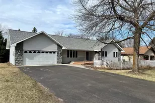 105 Sumac Dr, Alexandria, MN 56308 - Photo 3