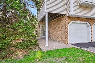 5349 Highpointe Dr, Bloomington, MN 55437 - Photo 3