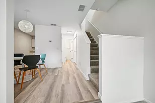 5349 Highpointe Dr, Bloomington, MN 55437 - Photo 17