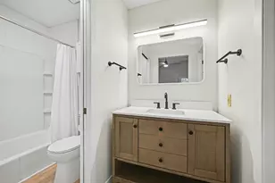 5349 Highpointe Dr, Bloomington, MN 55437 - Photo 25