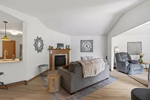 836 Roundhouse St, Shakopee, MN 55379 - Photo 5