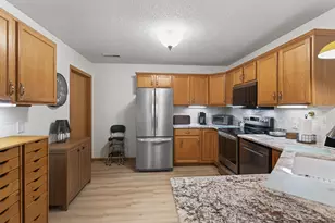 836 Roundhouse St, Shakopee, MN 55379 - Photo 11