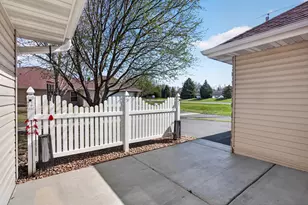 836 Roundhouse St, Shakopee, MN 55379 - Photo 25