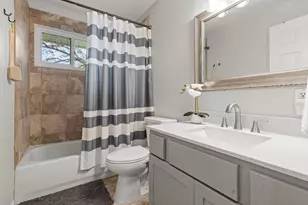 1047 Lowell Dr, Apple Valley, MN 55124 - Photo 17