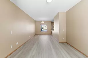 609 Dublin Ct, Mankato, MN 56001 - Photo 5