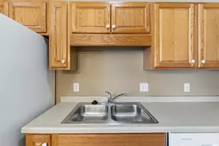609 Dublin Ct, Mankato, MN 56001 - Photo 11
