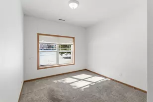 609 Dublin Ct, Mankato, MN 56001 - Photo 17