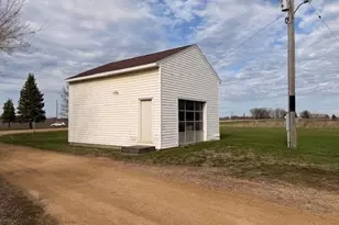 58569 Kirkwood Rd, Mankato, MN 56001 - Photo 5