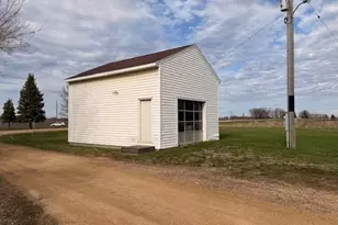 58569 Kirkwood Rd, Mankato, MN 56001 - Photo 5
