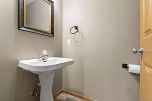 8105 Darcy Ln, Inver Grove Heights, MN 55076 - Photo 17