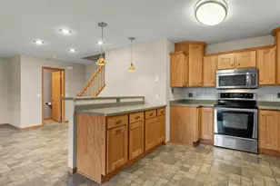 8105 Darcy Ln, Inver Grove Heights, MN 55076 - Photo 13