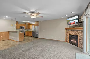 8105 Darcy Ln, Inver Grove Heights, MN 55076 - Photo 7